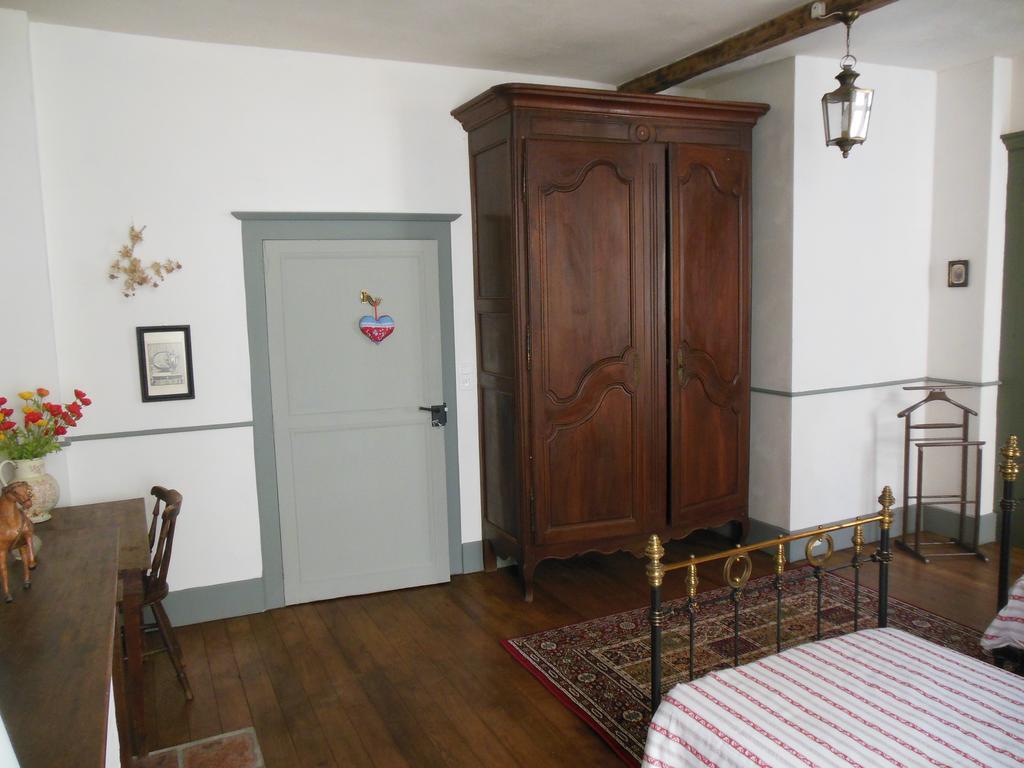 Auberge Lion D'Or Saint-Antonin Zimmer foto